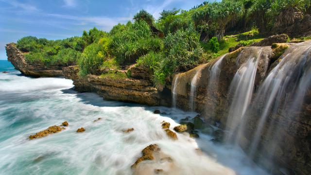 Detail Foto Pemandangan Pantai Yang Indah Nomer 18