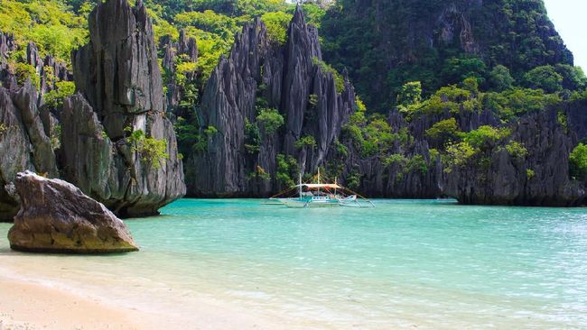 Detail Foto Pemandangan Pantai Yang Indah Nomer 24