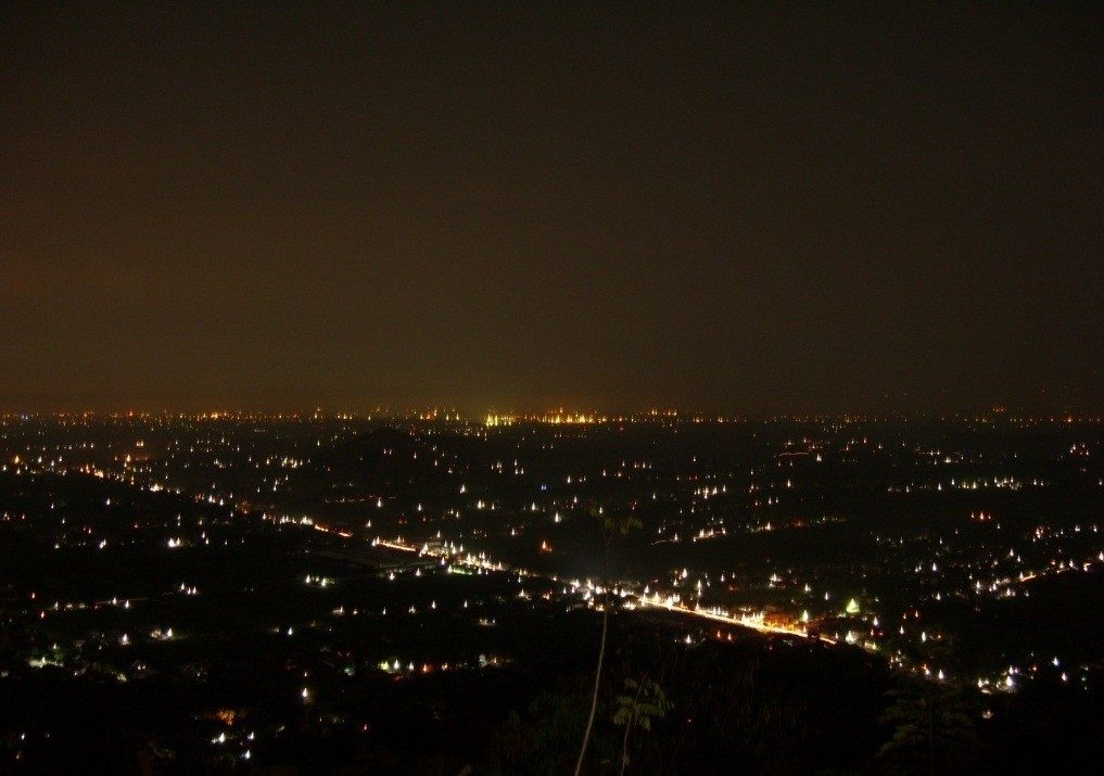 Detail Foto Pemandangan Puncak Bogor Malam Hari Nomer 18