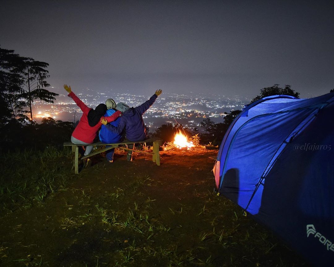 Detail Foto Pemandangan Puncak Bogor Malam Hari Nomer 27