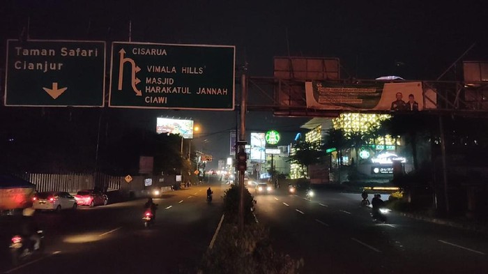 Detail Foto Pemandangan Puncak Bogor Malam Hari Nomer 4