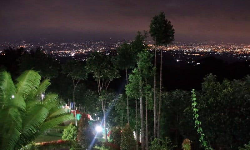 Detail Foto Pemandangan Puncak Bogor Malam Hari Nomer 28