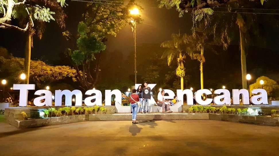 Detail Foto Pemandangan Puncak Bogor Malam Hari Nomer 39