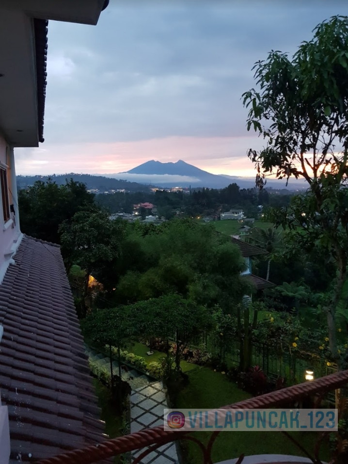 Detail Foto Pemandangan Puncak Bogor Malam Hari Nomer 42