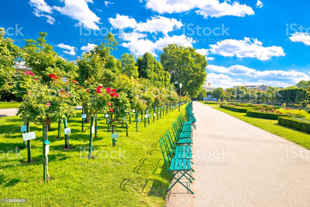 Detail Foto Pemandangan Taman Nomer 3