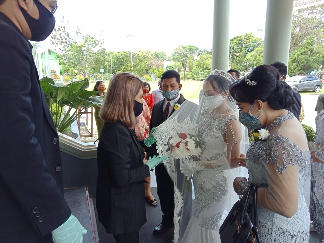 Detail Foto Pemberkatan Nikah Di Gereja Nomer 13