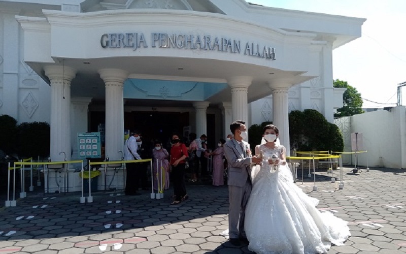 Detail Foto Pemberkatan Nikah Di Gereja Nomer 16