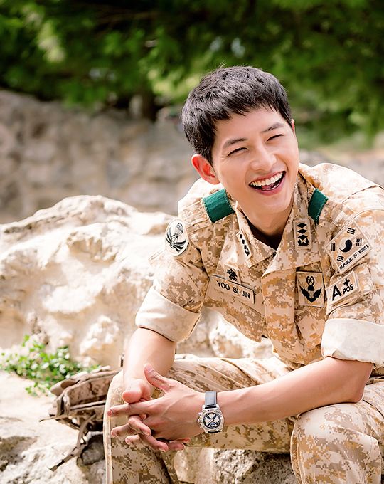 Detail Foto Pemeran Film Descendants Of The Sun Nomer 54