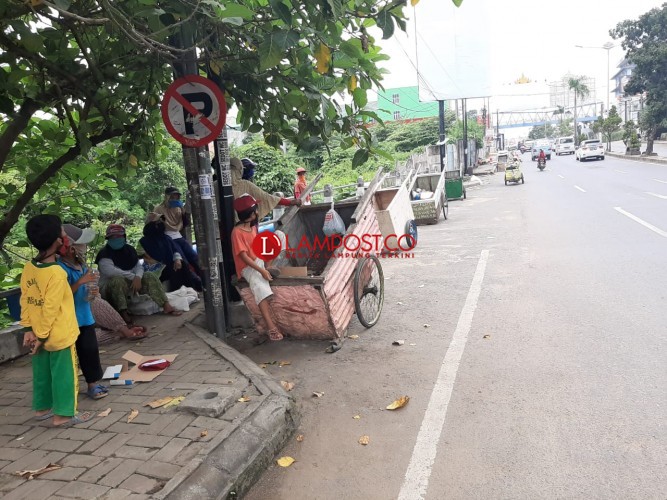 Detail Foto Pemulung Jalanan Nomer 14