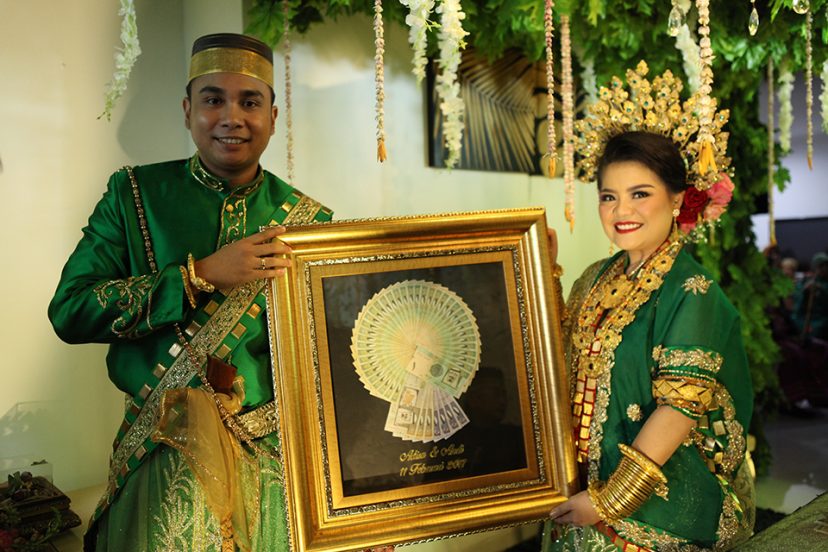 Detail Foto Pengantin Adat Bugis Nomer 48