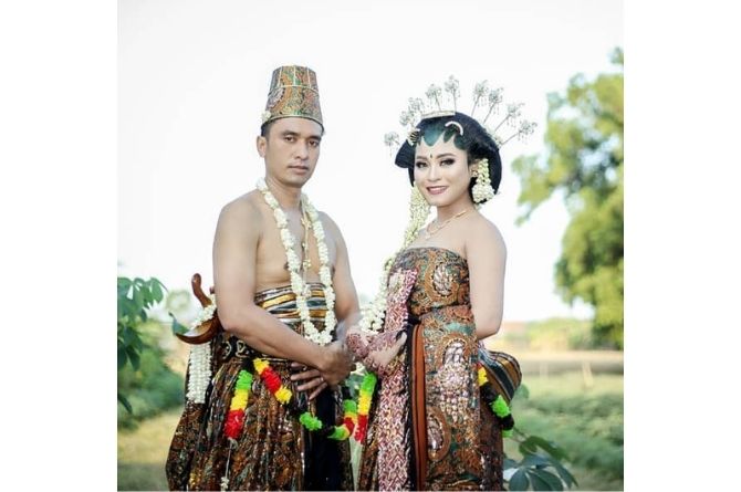 Detail Foto Pengantin Adat Jawa Nomer 31