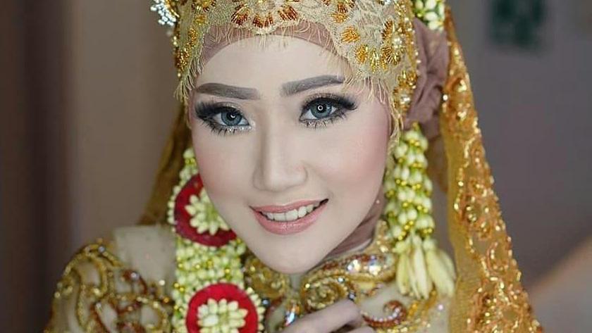 Detail Foto Pengantin Adat Jawa Berhijab Nomer 14