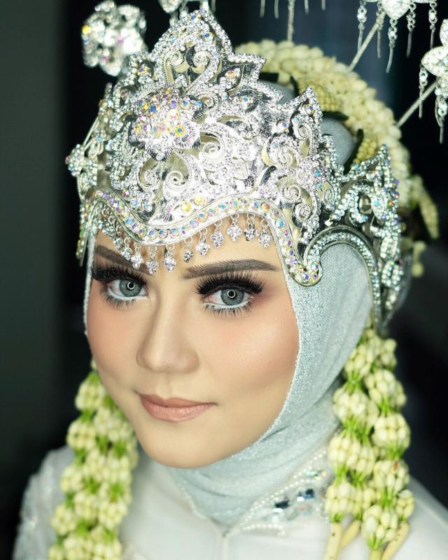 Detail Foto Pengantin Adat Jawa Berhijab Nomer 39