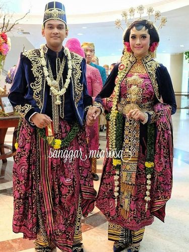 Detail Foto Pengantin Adat Jawa Berhijab Nomer 49