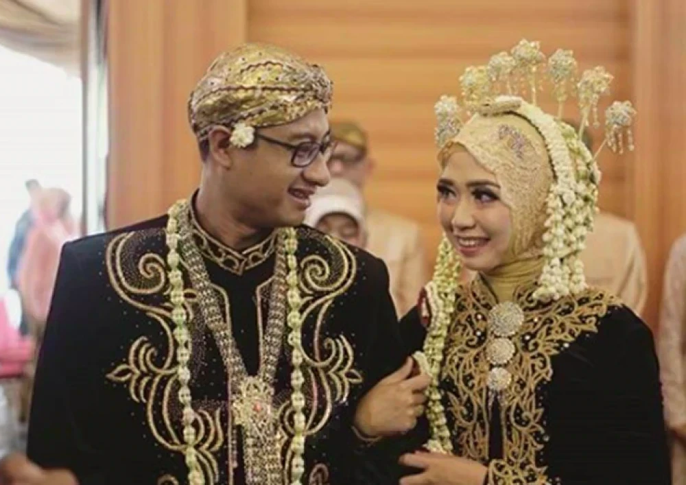 Detail Foto Pengantin Adat Jawa Hijab Nomer 45