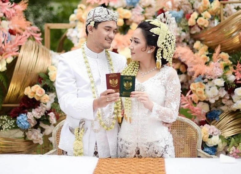 Detail Foto Pengantin Adat Jawa Tengah Nomer 12