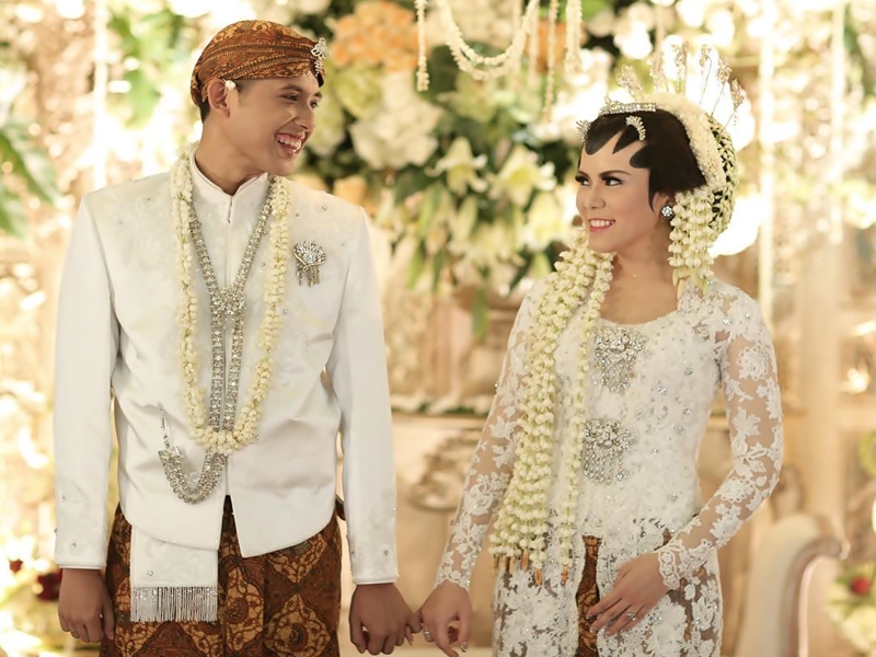 Detail Foto Pengantin Adat Jawa Tengah Nomer 16