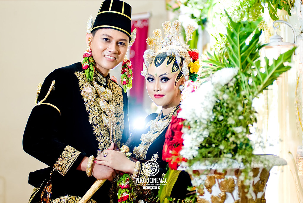 Detail Foto Pengantin Adat Jawa Tengah Nomer 27