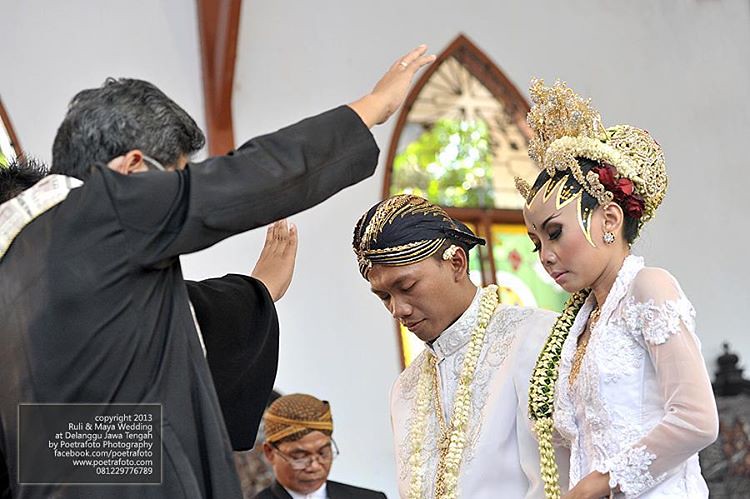 Detail Foto Pengantin Adat Jawa Tengah Nomer 33