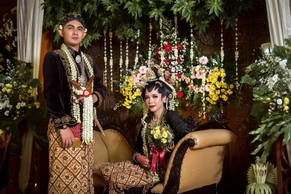 Detail Foto Pengantin Adat Jawa Tengah Nomer 40