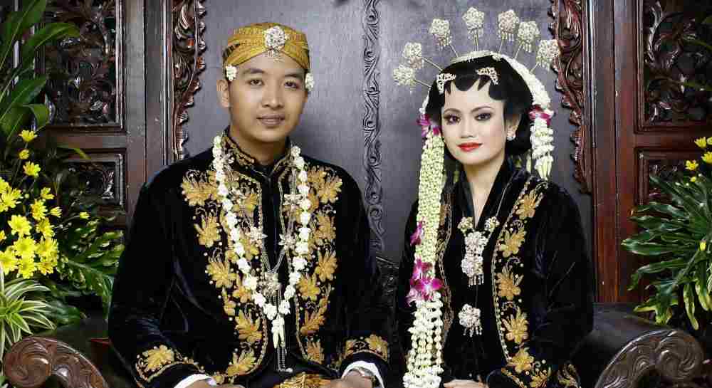 Detail Foto Pengantin Adat Jawa Tengah Nomer 44