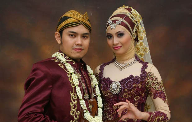 Detail Foto Pengantin Adat Jawa Tengah Nomer 52