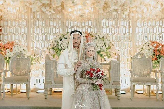 Detail Foto Pengantin Artis Indonesia Nomer 41