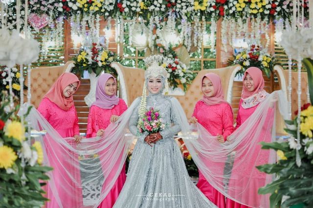 Detail Foto Pengantin Bersama Keluarga Nomer 5