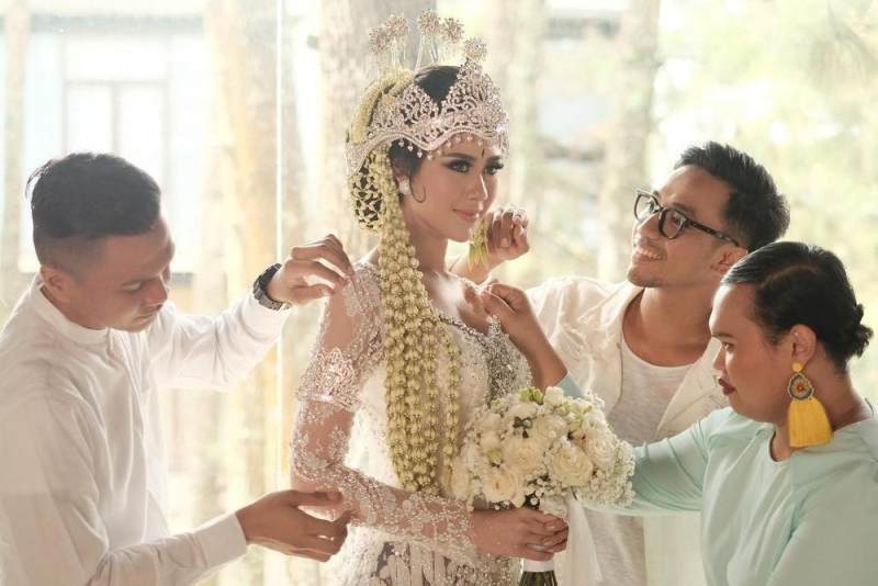 Detail Foto Pengantin Jawa Modern Nomer 40