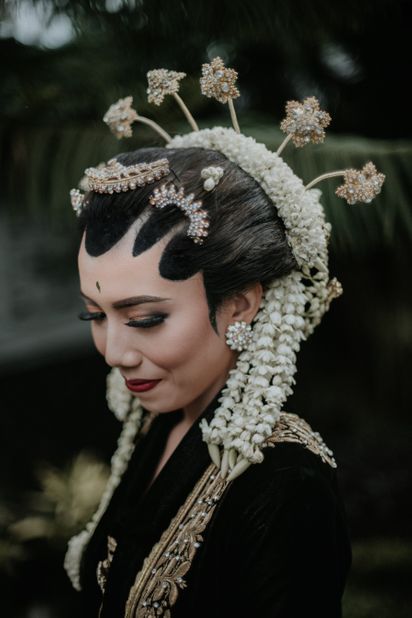 Detail Foto Pengantin Perempuan Adat Jawa Nomer 46