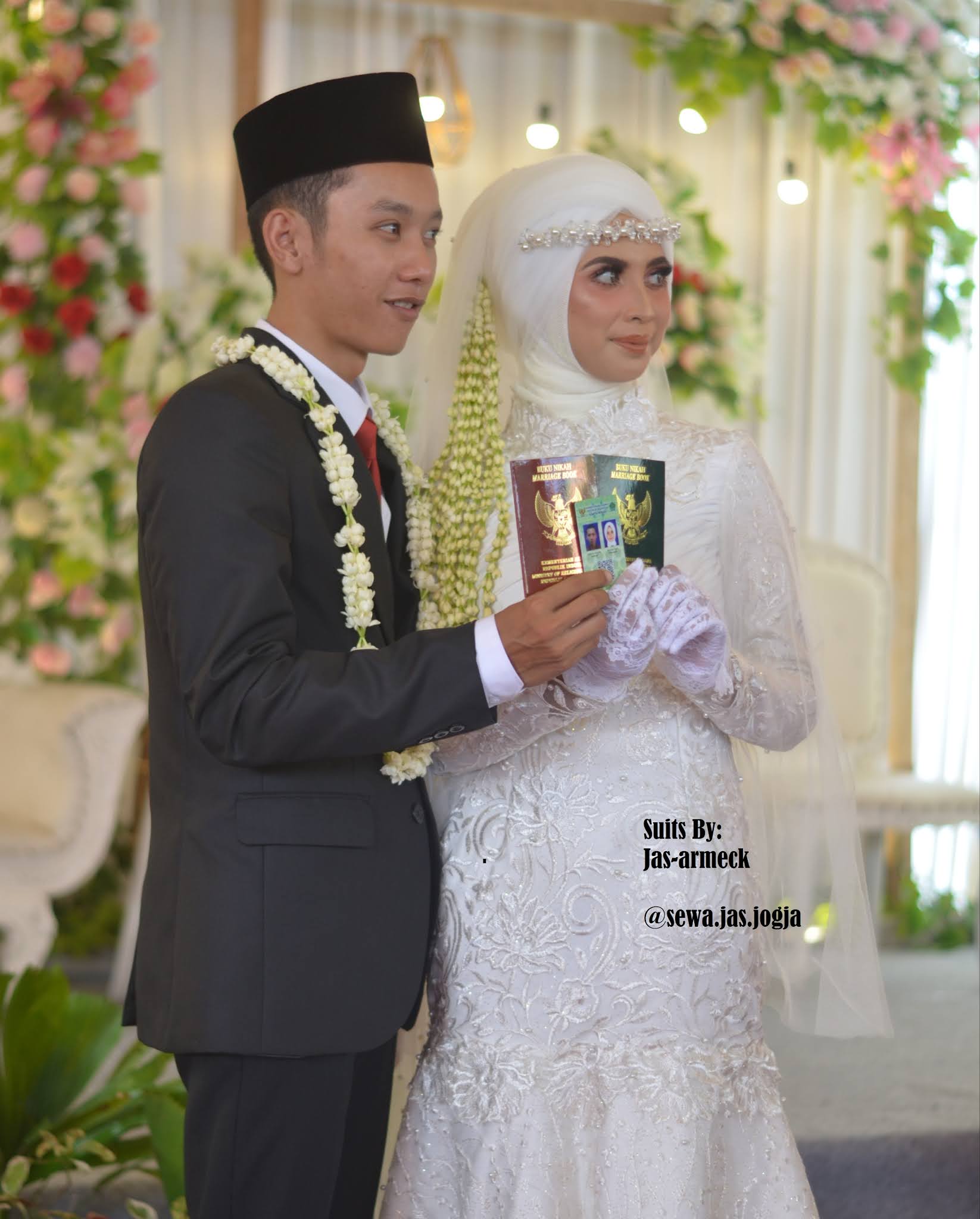 Detail Foto Pengantin Pria Pakai Jas Nomer 4