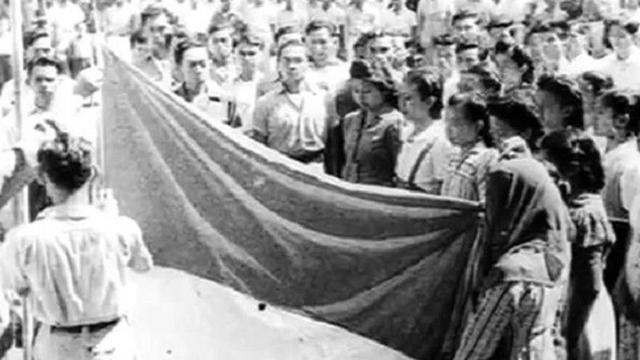 Detail Foto Pengibaran Bendera 17 Agustus 1945 Nomer 19