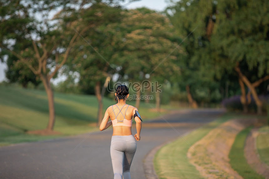 Detail Foto Perempuan Dari Belakang Nomer 18