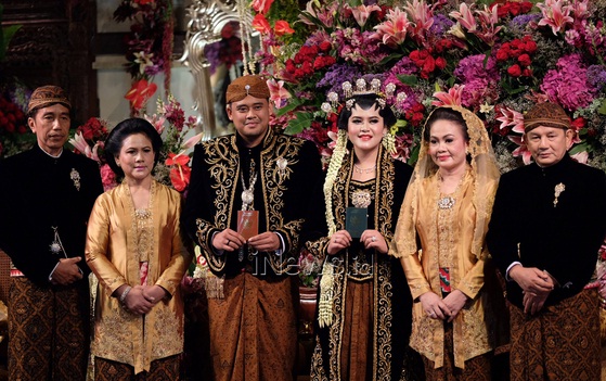Detail Foto Pernikahan Anak Jokowi Nomer 3