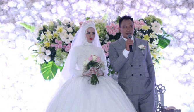 Detail Foto Pernikahan Angel Lelga Nomer 25