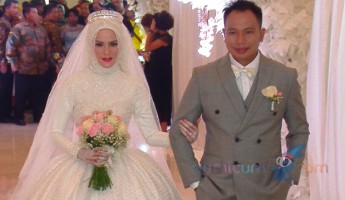 Detail Foto Pernikahan Angel Lelga Nomer 31