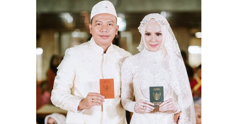 Detail Foto Pernikahan Angel Lelga Nomer 42