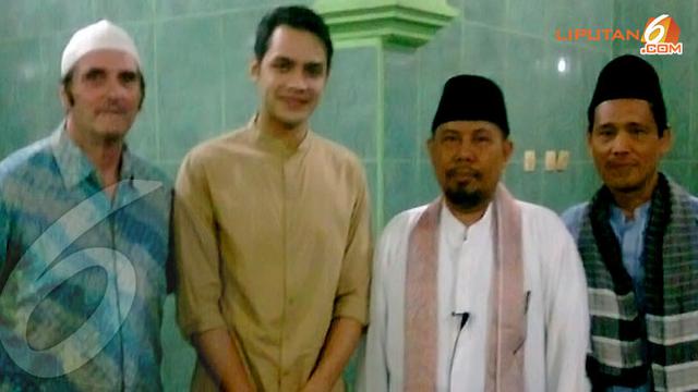 Detail Foto Pernikahan Asmiranda Nomer 28