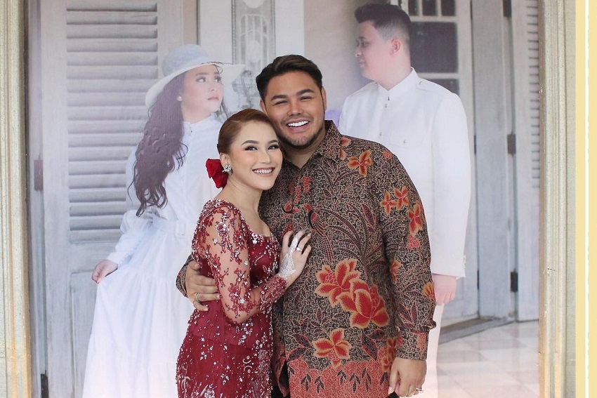 Detail Foto Pernikahan Ayu Ting Ting Nomer 24