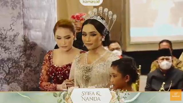 Detail Foto Pernikahan Ayu Ting Ting Nomer 30