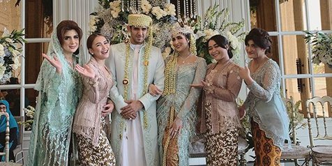 Detail Foto Pernikahan Ayu Ting Ting Nomer 31