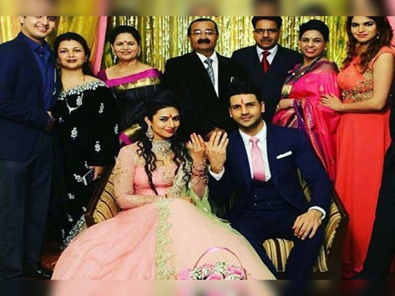 Detail Foto Pernikahan Divyanka Tripathi Nomer 12