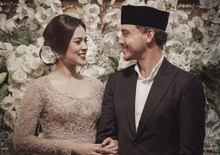 Detail Foto Pernikahan Hamish Raisa Nomer 33