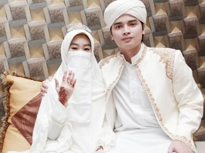 Detail Foto Pernikahan Islami Romantis Nomer 10