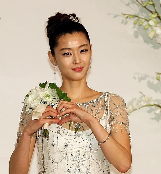 Detail Foto Pernikahan Jun Ji Hyun Nomer 38