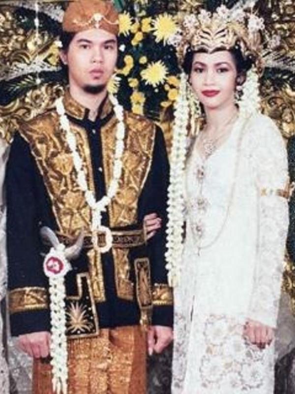 Detail Foto Pernikahan Maia Dan Ahmad Dhani Nomer 5