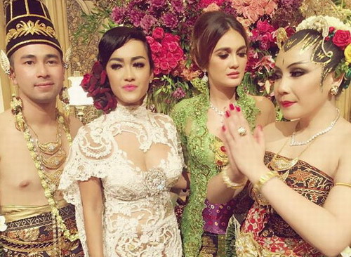 Detail Foto Pernikahan Raffi Gigi Nomer 13