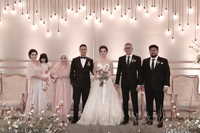 Detail Foto Pernikahan Raisa Dan Hamish Nomer 4