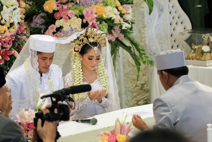 Detail Foto Pernikahan Ryana Dea Nomer 52