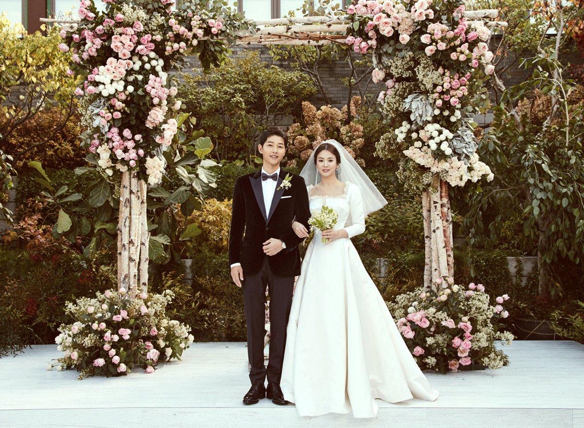 Detail Foto Pernikahan Song Joong Ki Dan Song Hye Kyo Nomer 7